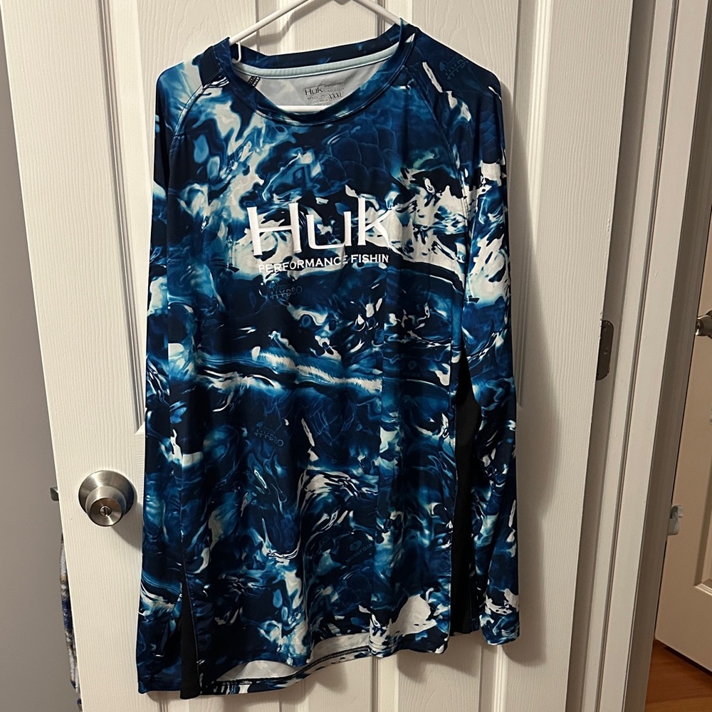 Huk Blue and White Performance Fishing Shirt